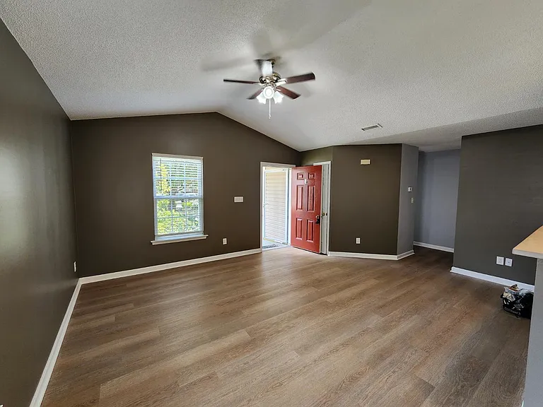 806 Homestead Park Dr — Photo 4