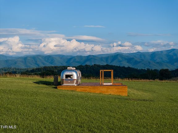 3rd image of 130 Berryhill Rd