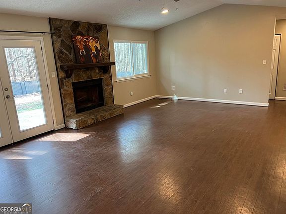 3rd image of 110 Quail Run