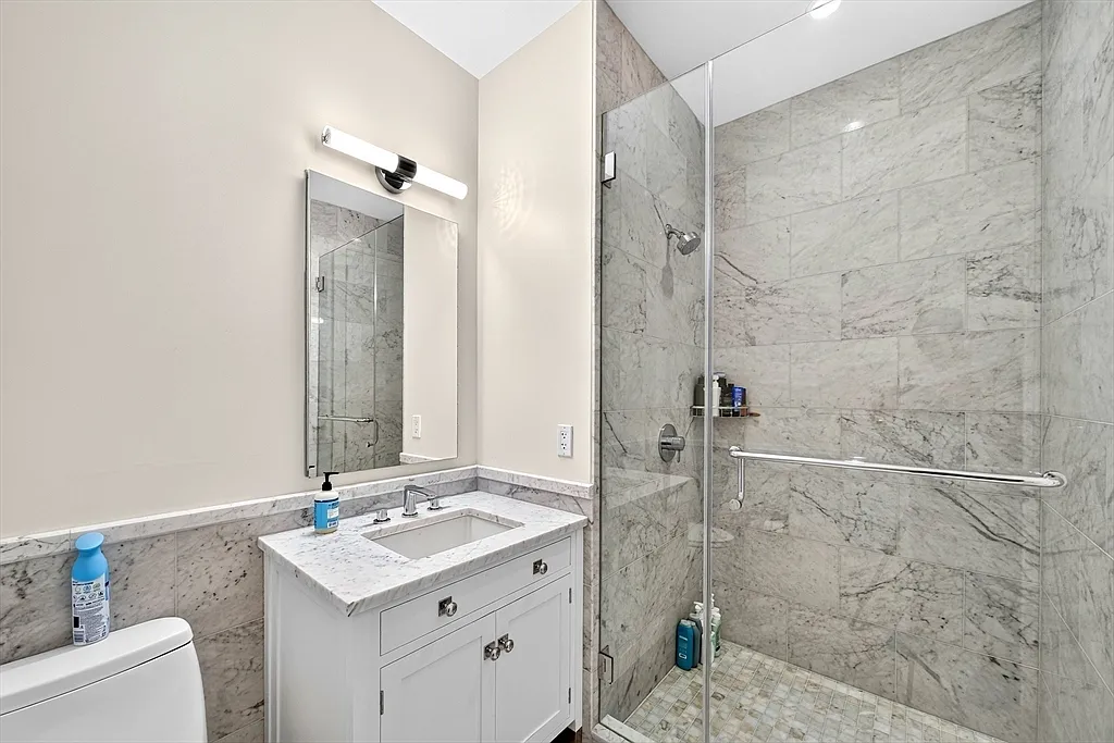 3 bed, 3.5 bath, 2134 sqft, $20,000 — Photo 4