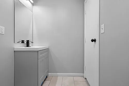 140 Grand St Photo 1