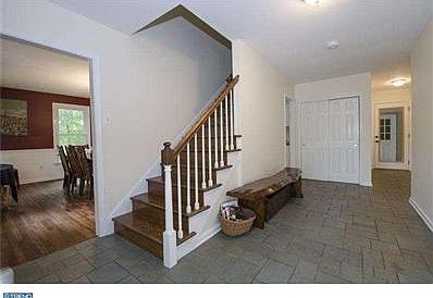 4th image of 106 Lisa Dr