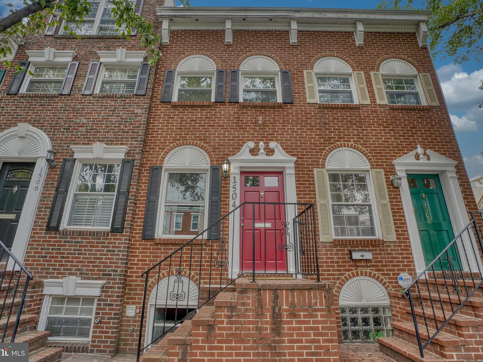 3 bed, 2.0 bath, 1380 sqft, $2,975 — Photo 2