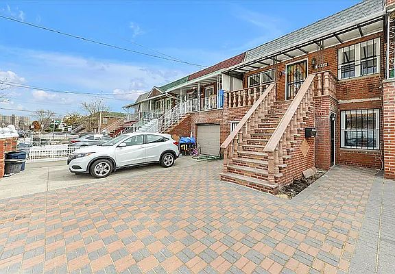 3rd image of 10316 Avenue K