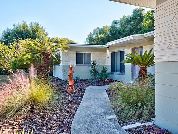 3rd image of 402 Country Club Dr