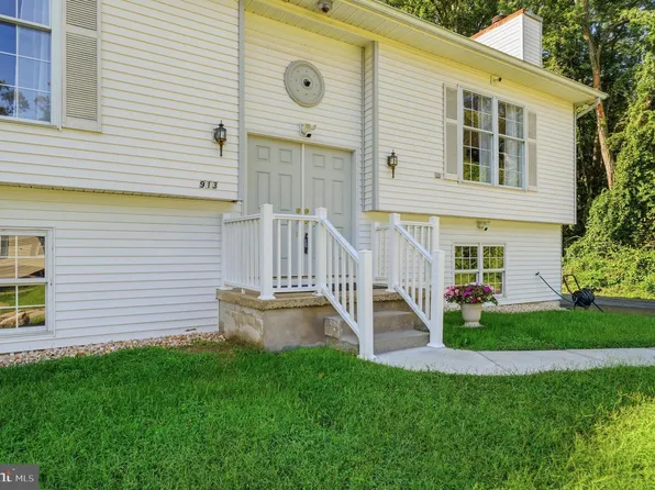 913 Fawn Ave, Pasadena, MD 21122
