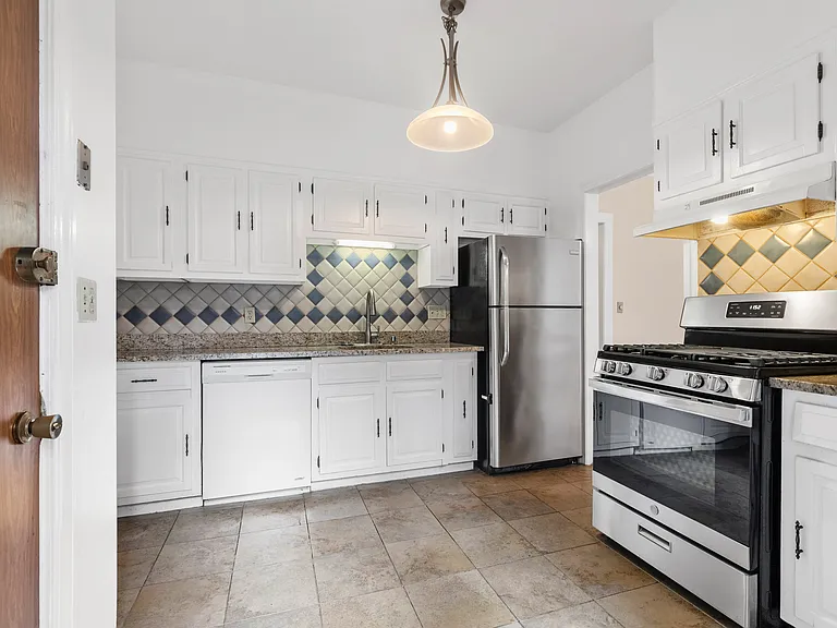 315 Tappan St #1 — Photo 16