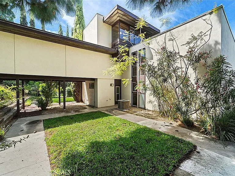 10951 Hunting Horn Dr — Photo 18