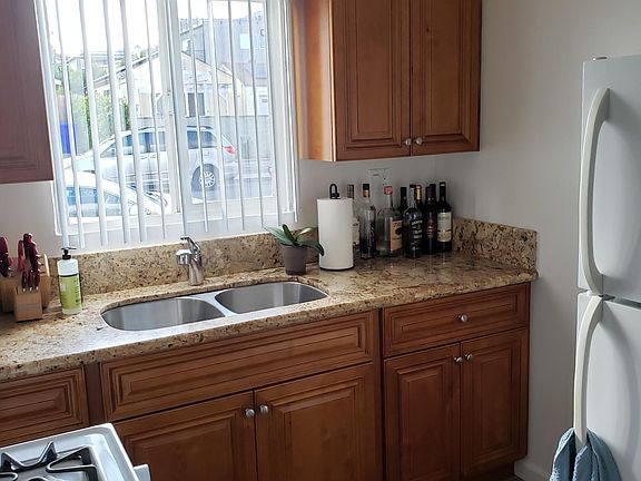 4th image of 1513 Evergreen St