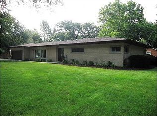 235 McCreey Ave, Glen Ellyn, IL