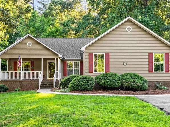 5919 Evelyn Ln, Pleasant Garden, NC 27313