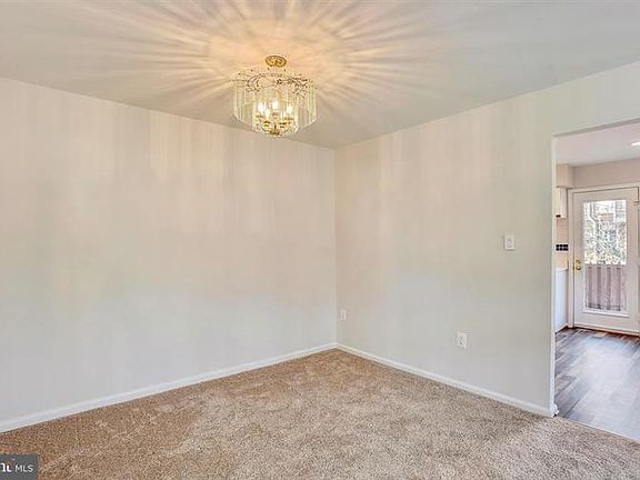 5th image of 1047 Elder Ct