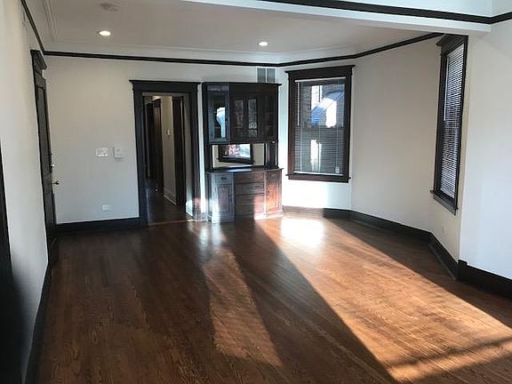 4th image of 3739 N Magnolia Ave #2