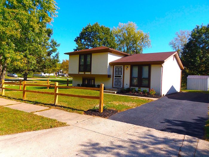 1st image of 1688 Rebecca St