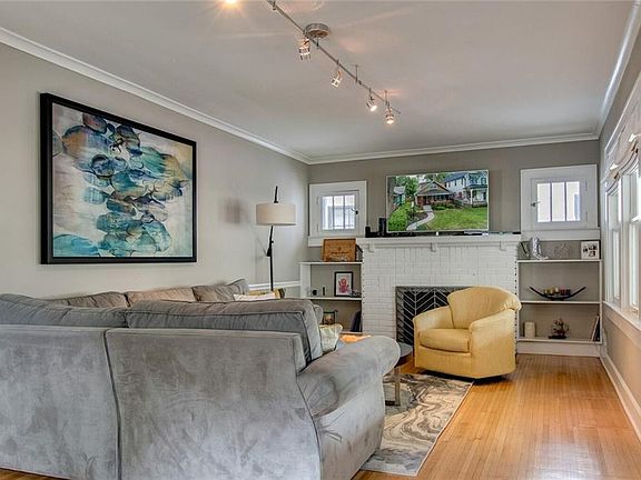 4th image of 5250 N Park Ave