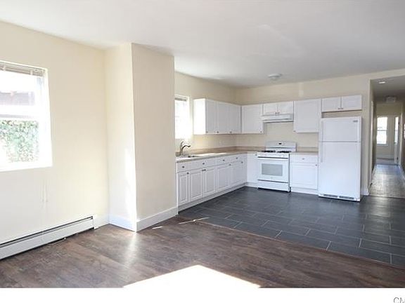 3rd image of 5 Woodland Ave APT 2