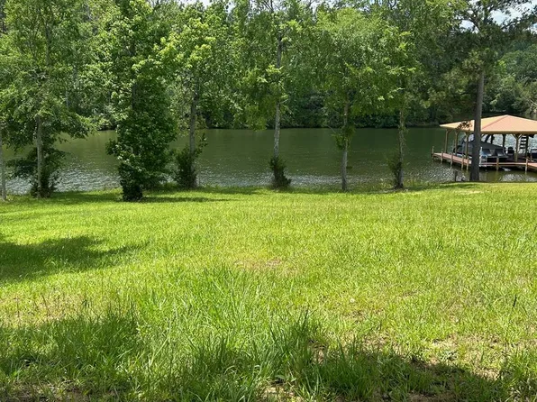 242 Gardenia Dr, Ninety Six, SC 29666