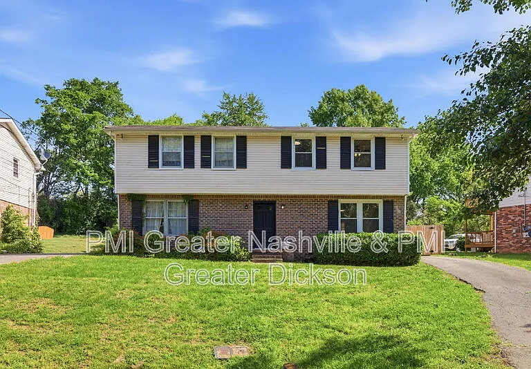 704 McPherson Dr — Photo 29