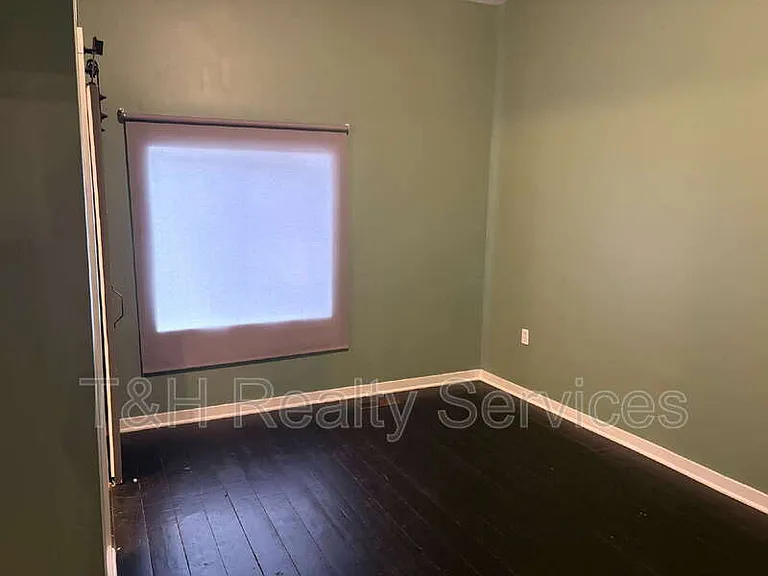 422 Iowa St — Photo 16