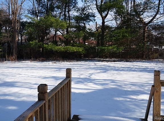 3rd image of 1890 Welch Rd