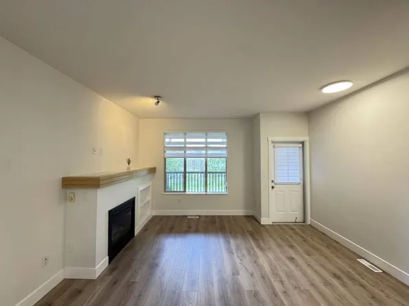 19478 65th Ave, Surrey, BC V4N 5X5