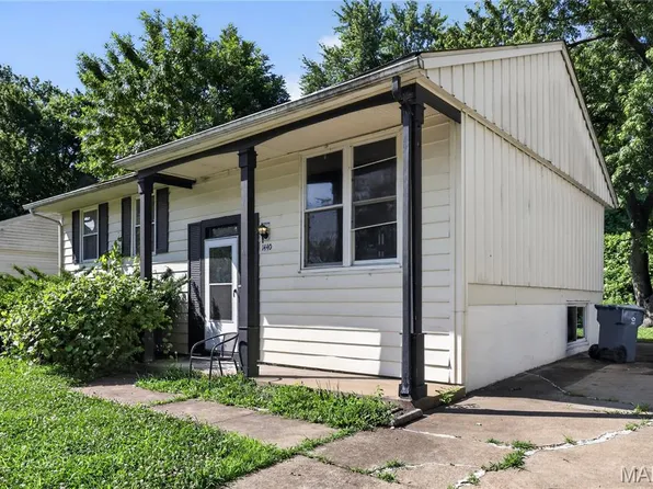 1440 Columbus Dr, Saint Louis, MO 63138
