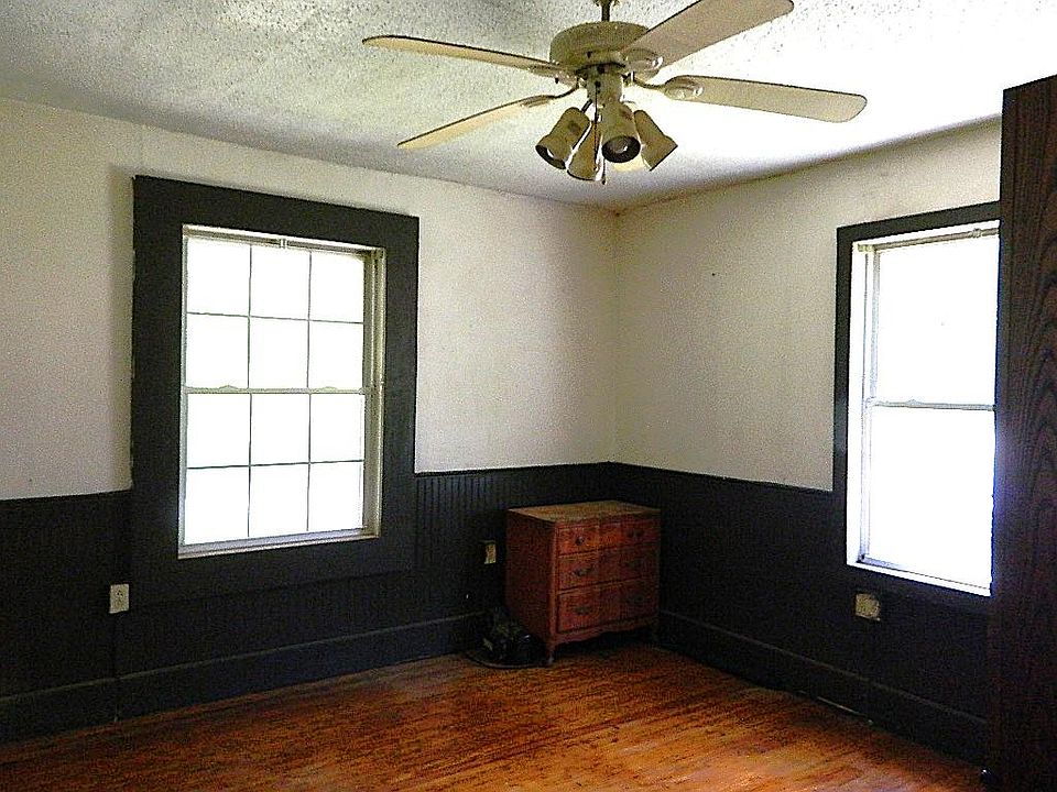 19th image of 263 Currin Valley Rd