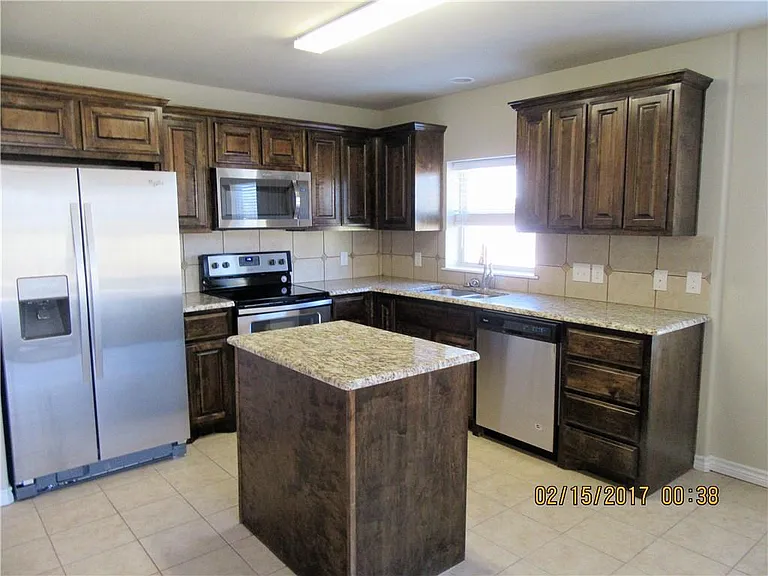 1725 Fairway Dr — Photo 4