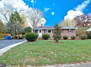 806 Grant St, Herndon, VA 20170