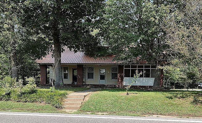 2nd image of 434 Lee St