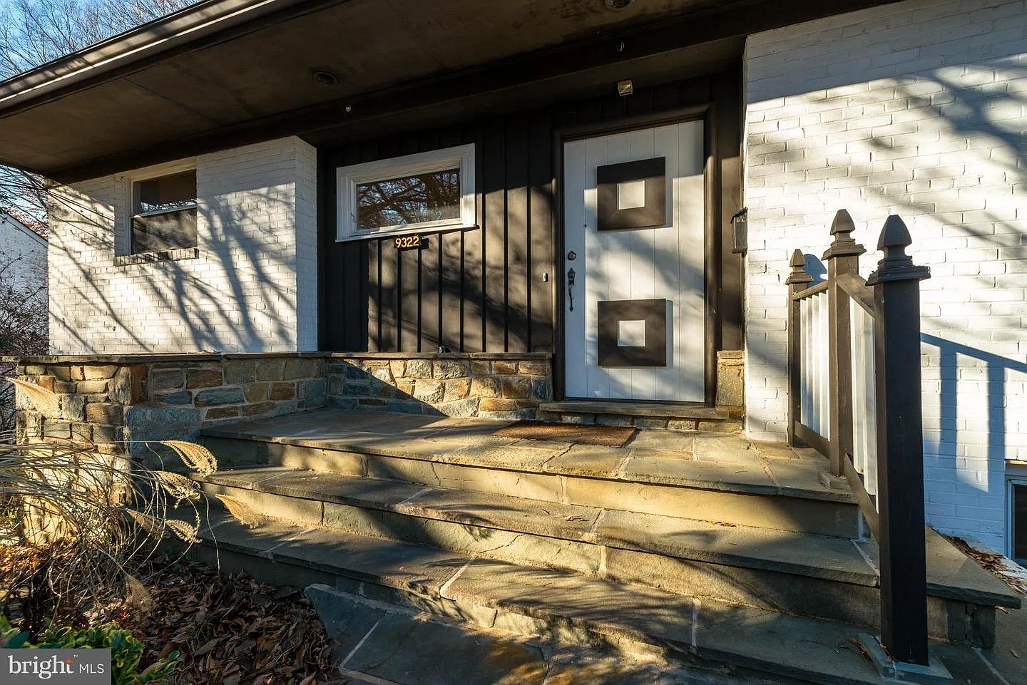 4 bed, 2.5 bath, 2600 sqft, $4,000 — Photo 2