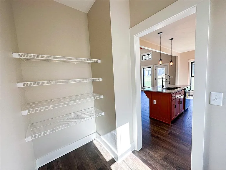 1184 County House Ln — Photo 5