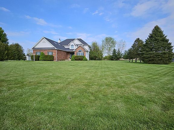 3rd image of 213 Windy Oak Dr
