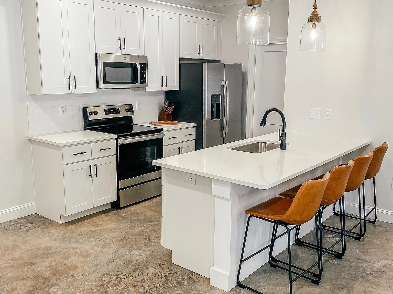 2 bed, 1169 sqft, $1,550 — Photo 3