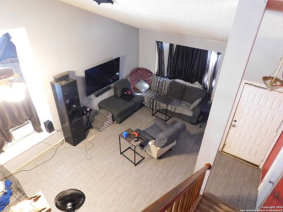 4th image of 14719 Hillside View