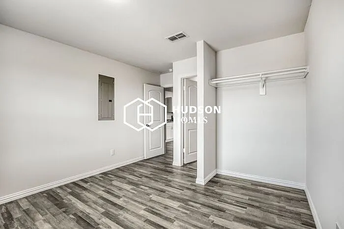 419 County Line Rd #B — Photo 8