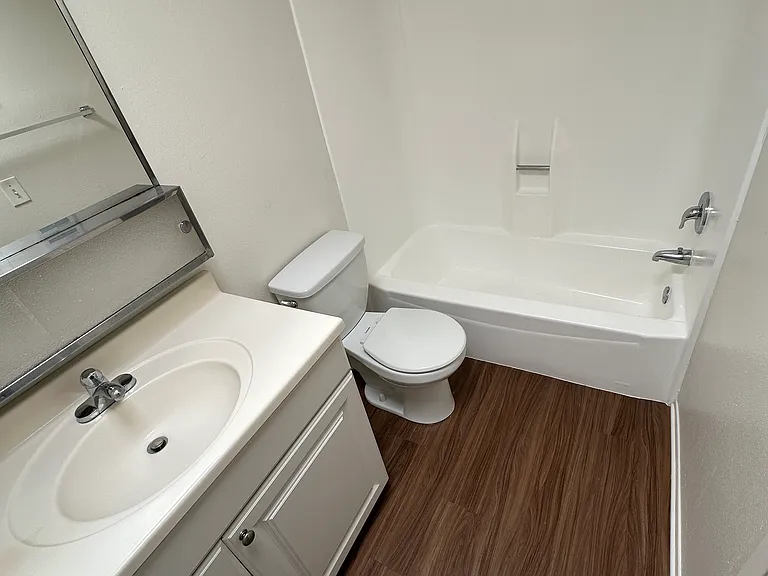 270 W Alamar Ave #20 — Photo 6