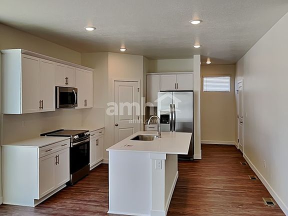 3rd image of 3542 N Caitlyn St
