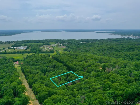 Red Oak Dr, Afton, OK 74331