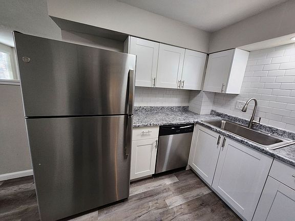5th image of 1628 S Cascade Ave APT D