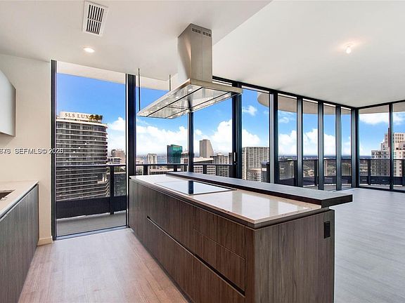 3rd image of 1000 Brickell Plz #Penthouse 5408