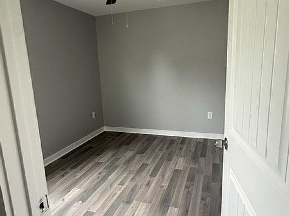 5th image of 382 Carbon Rd