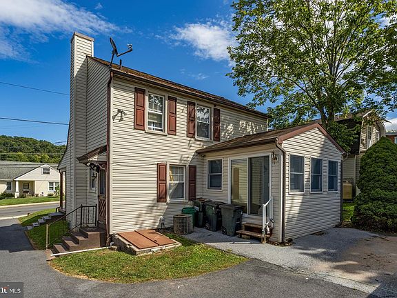 5th image of 233 E Fulton St