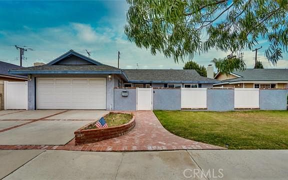 2nd image of 5601 Castle Dr