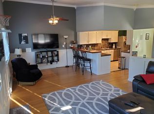 1405 Sun Valley Dr, Racine, WI 53406