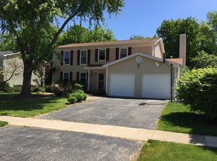 424 Appleton Dr, Batavia, IL 60510