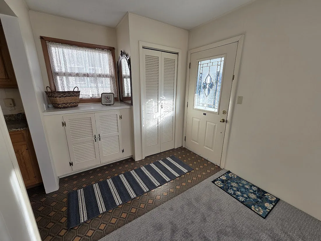 3 bed, 1.5 bath, 1120 sqft, $1,950 — Photo 2