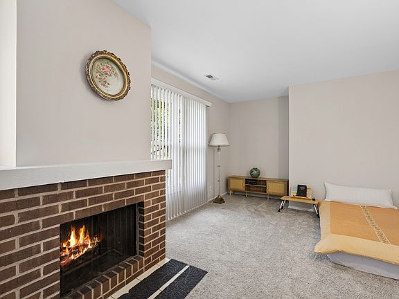 5th image of 240 Southwick Ct #240