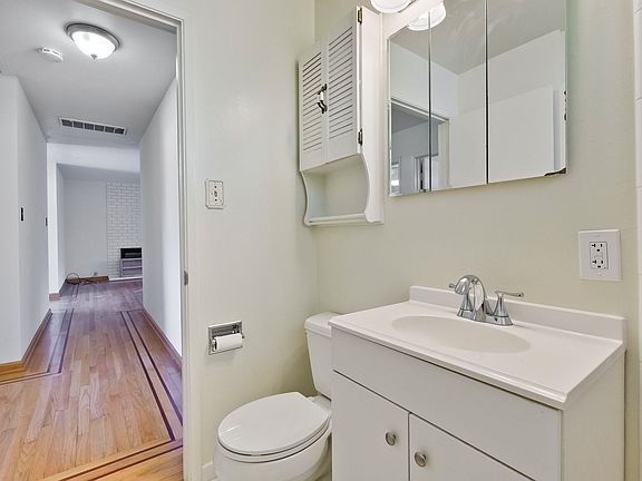 5th image of 4712 Clarendon Dr