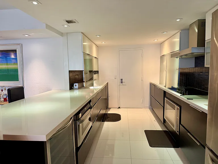 1890 S Ocean Dr #703 — Photo 14